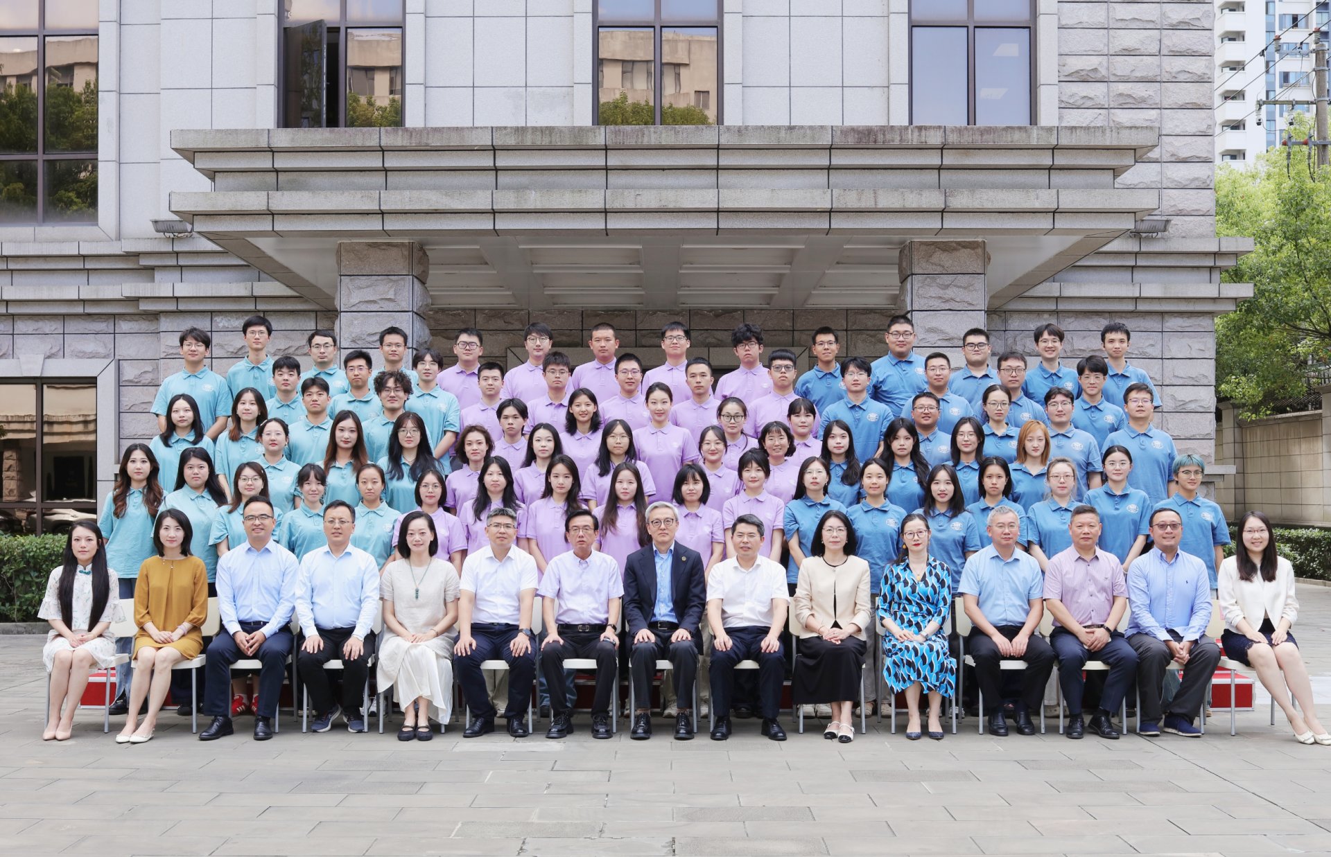 赓续青春薪火 践悟实干政绩观